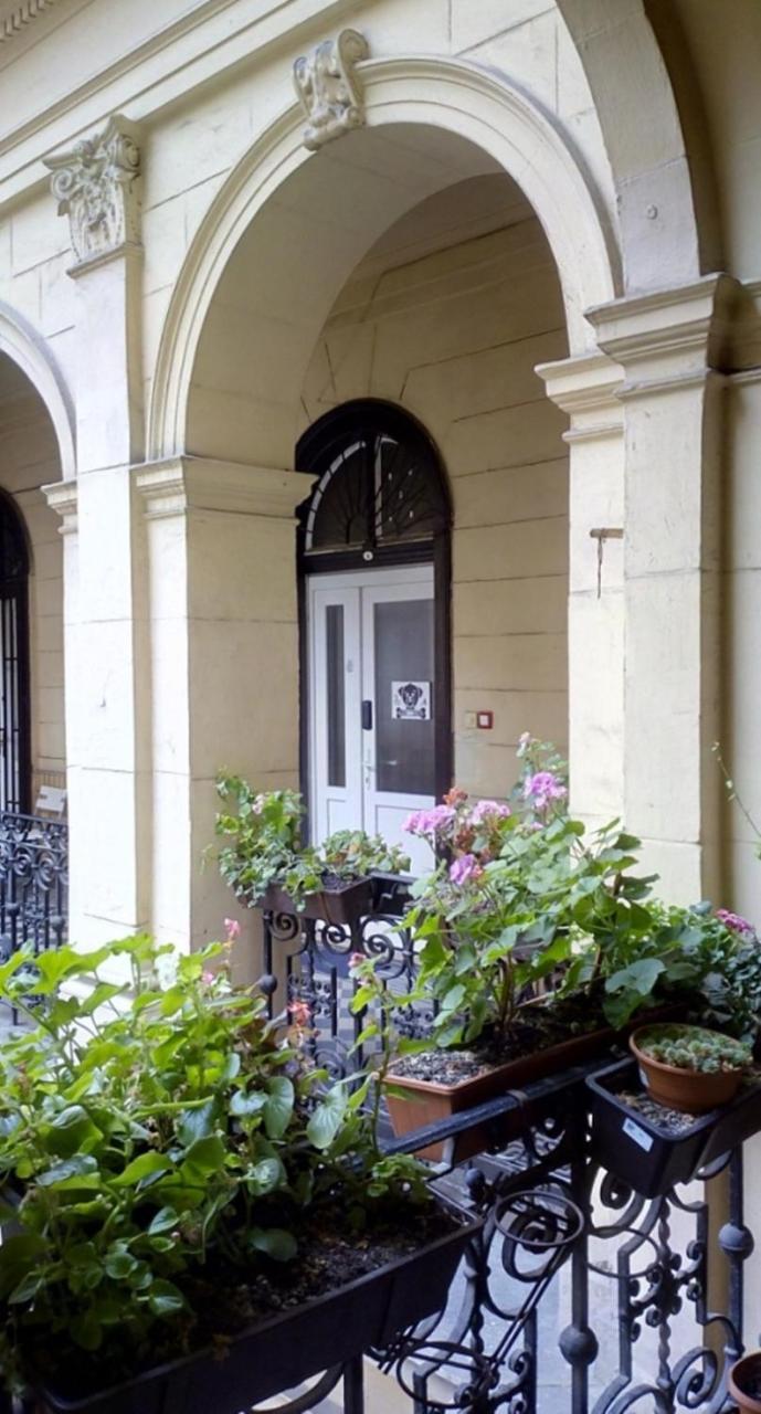 Black Dog Hostel Budapest Eksteriør billede